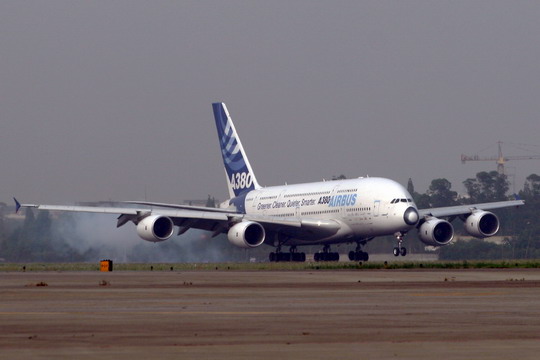 �麣��չA380�������Ĵη��б��ݺ;�̬չʾ