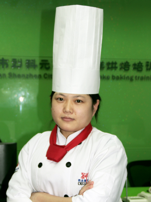 ����Ԫ���㵰��決��ѵѧУ������в����Ͻ�����ʦ