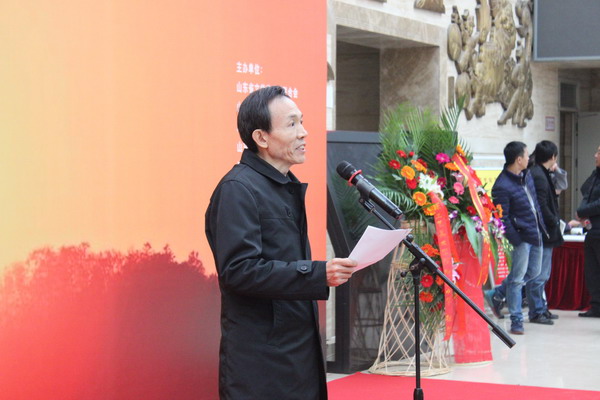 山东省民政厅副厅长刘同林同志代表同学讲话